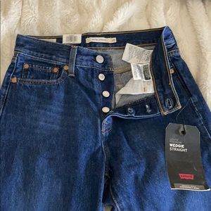 Levi’s Wedgie Straight Size 25